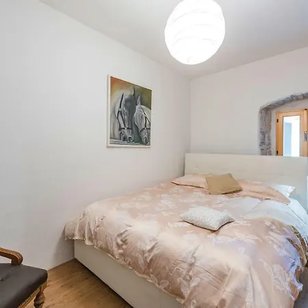 Apartman One-bedroom In Kaldanija